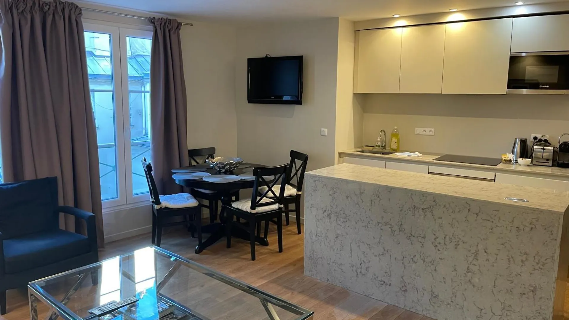 Appartement Familial Sur Cour - Au Coeur De Paris Apartment